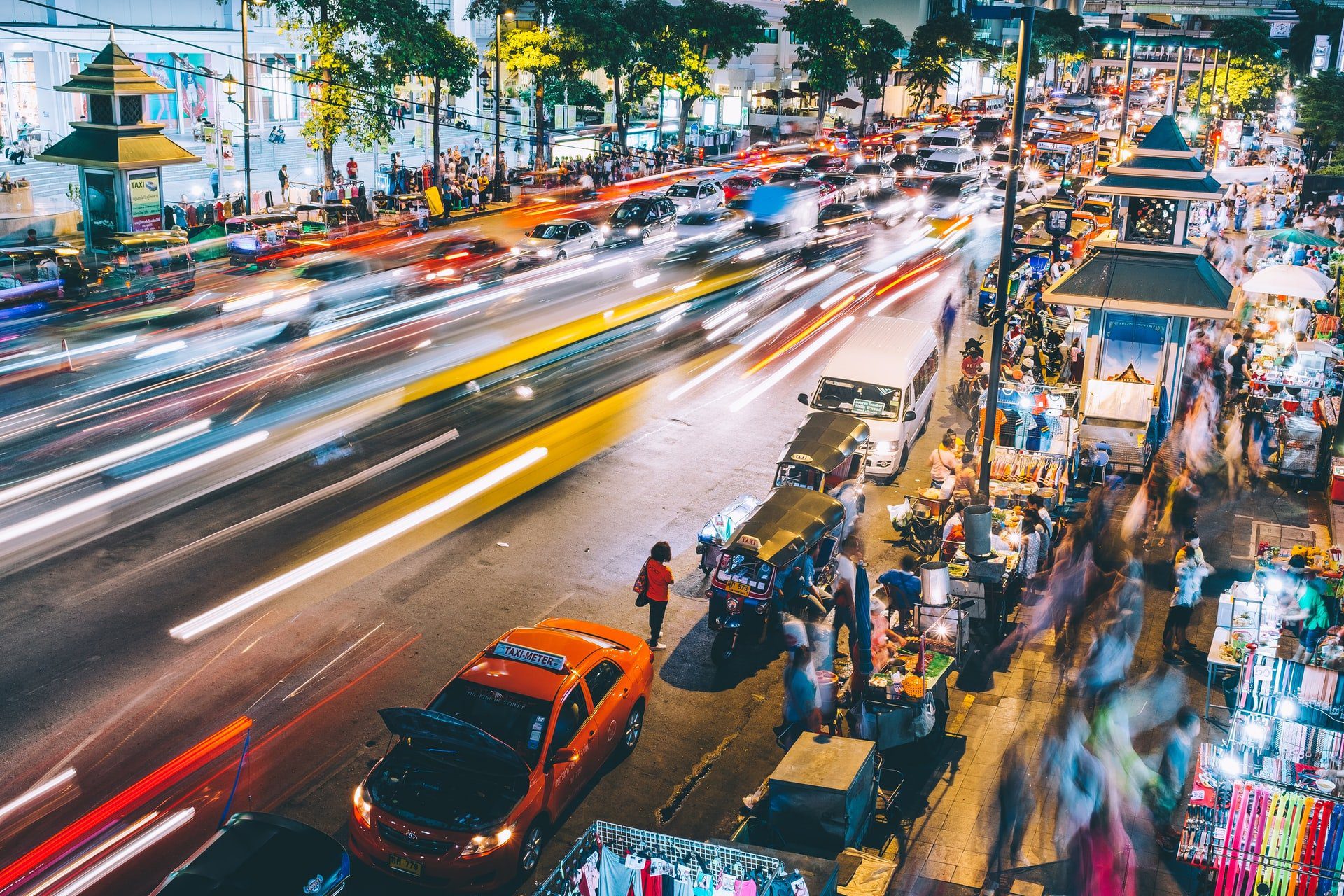 What do foreigners need to know about living in Thailand?